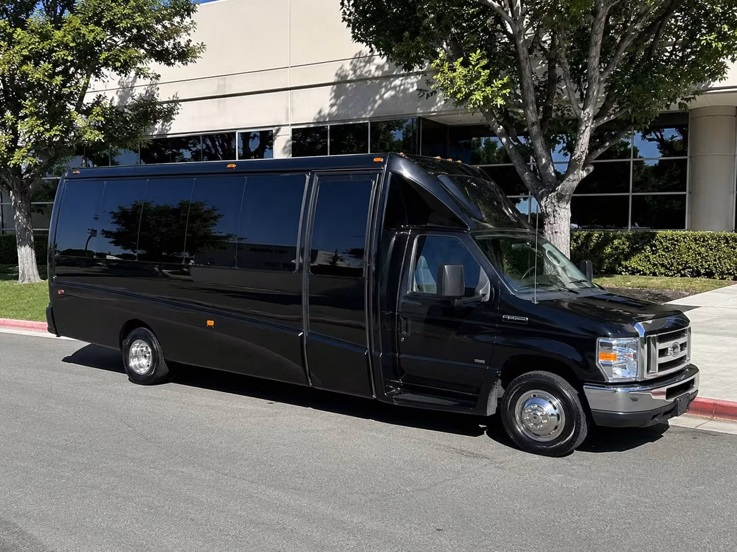 party buses for glendale bachelorette parties and birthday concert nights
